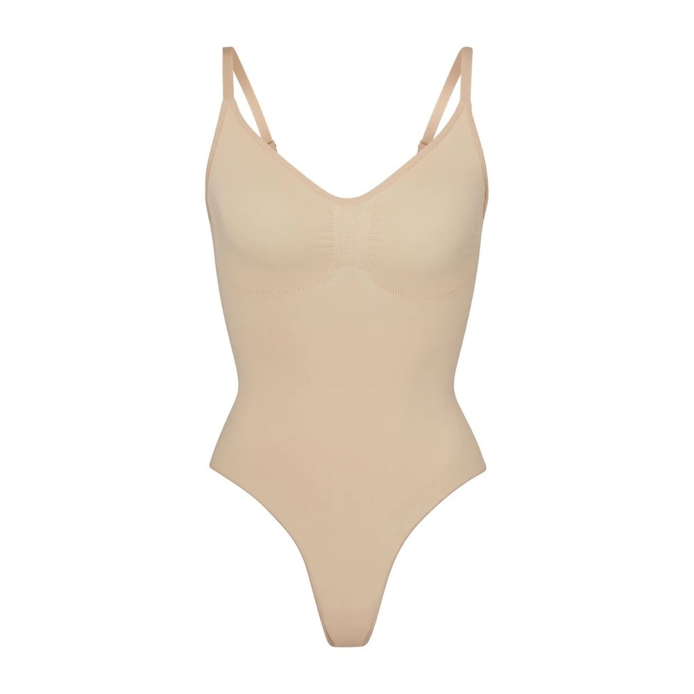 SKIMS SEAMLESS SCULPT THONG BODYSUIT IN MICA SIZE Small
